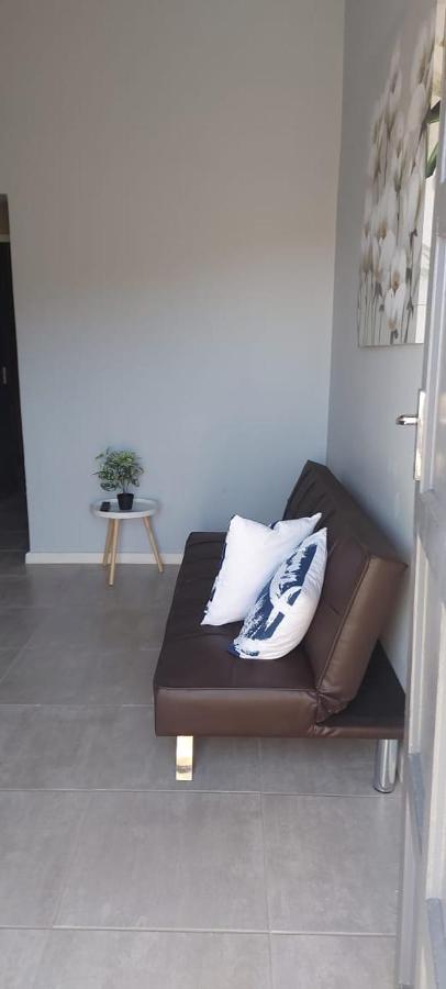 Tj Self-Catering Apartment Graaff Reinet Exterior photo