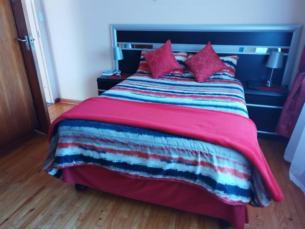Tj Self-Catering Apartment Graaff Reinet Room photo