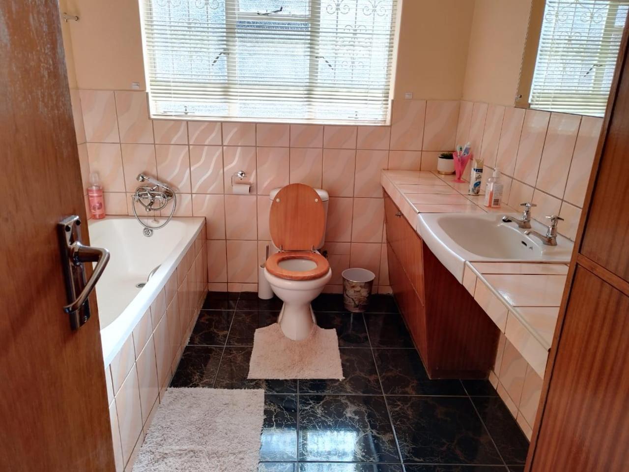 Tj Self-Catering Apartment Graaff Reinet Room photo