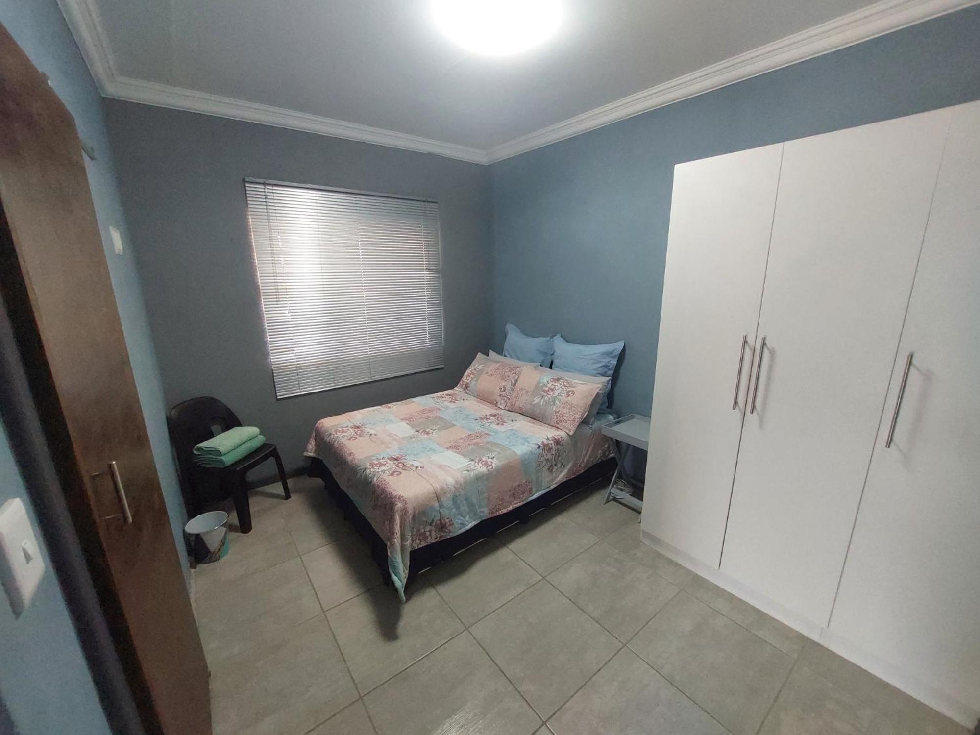 Tj Self-Catering Apartment Graaff Reinet Room photo